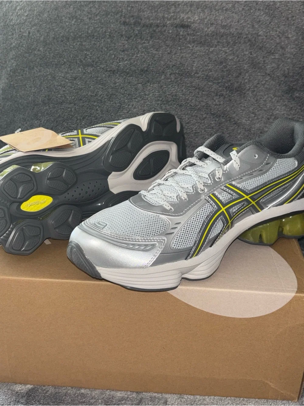 ASICS Glacier Gray / Gel-Kinetic Fluent / Men’s 11 NWT